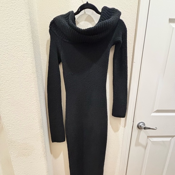 SKIMS Dresses & Skirts - Black Long Sleeve SKIMS Dress